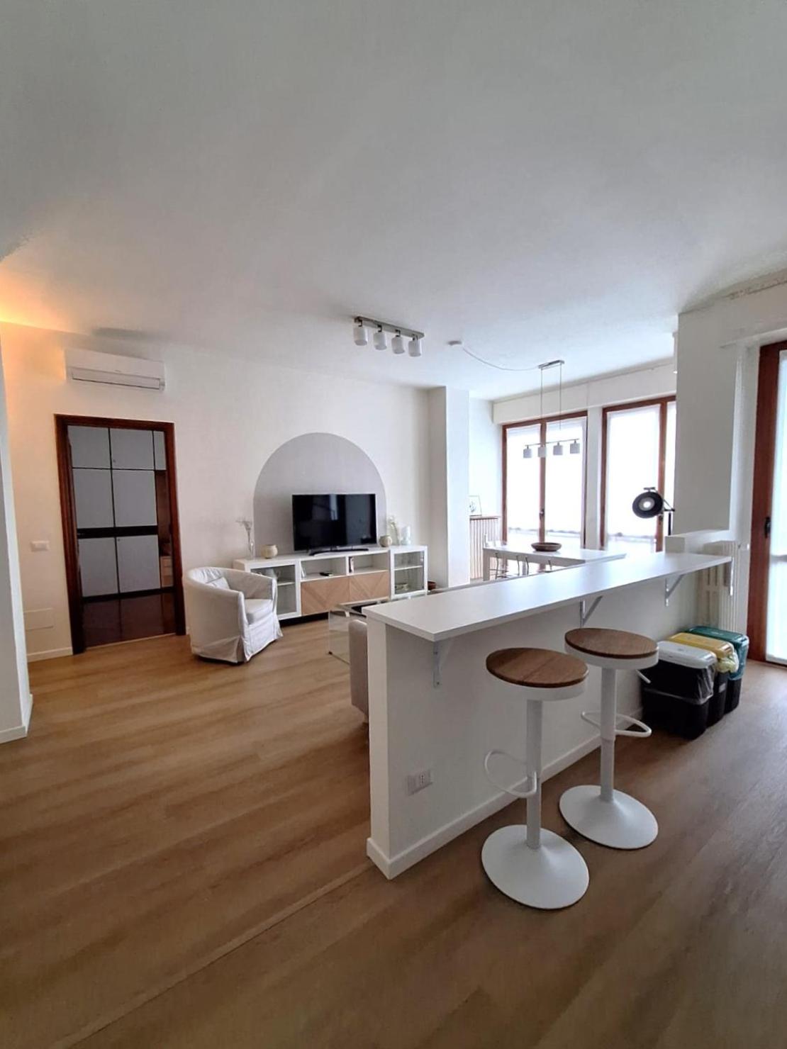 Charming Towers Guest House-Apartment Milano Esterno foto